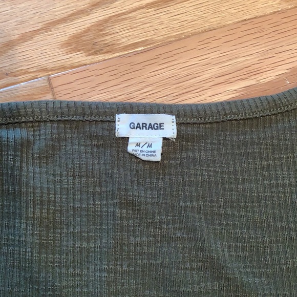 Green garage crop top (size M) - Picture 3 of 3